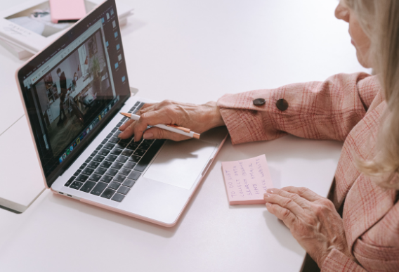 Image : Télétravail : comment prendre du recul et apprendre à lâcher prise ?